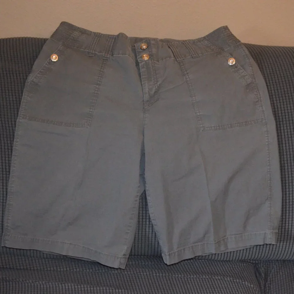 INC International Concepts Women Cotton Gray Buttons Rhinestones Midi Shorts 14W